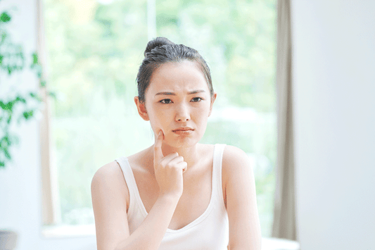 What are the common causes of dull skin